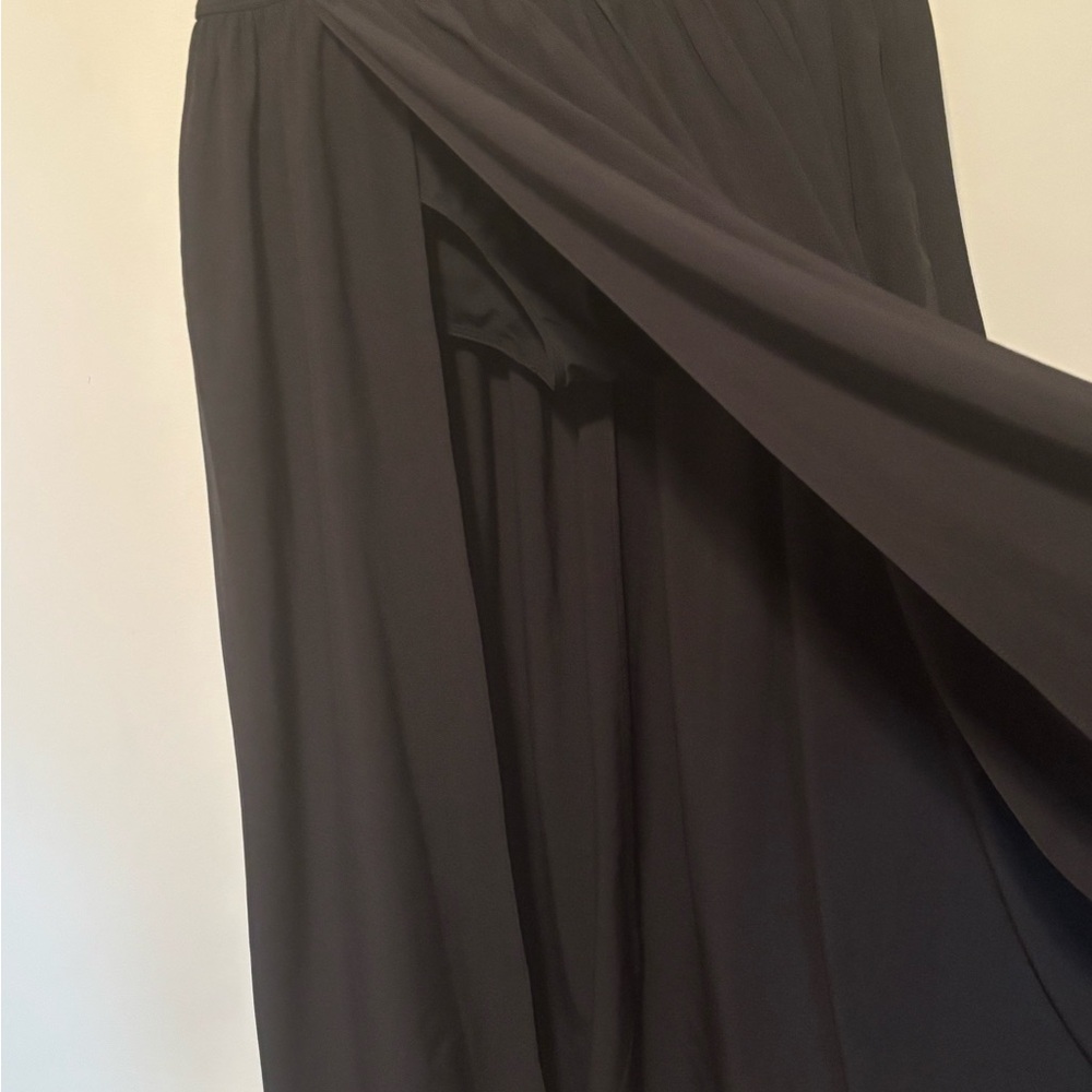 HALARA High-Waisted 2-in-1 Flowy Maxi Casual Skirt - Picture 4 of 6